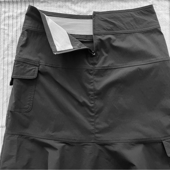Royal Robbins Black Discovery Skirt. Stretch Travel Outdoors Cargo Skirt. Size 4 - Picture 9 of 10